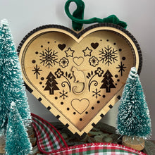 Load image into Gallery viewer, Winter heart with cat ornament- 3D