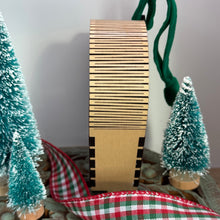 Load image into Gallery viewer, Winter heart with cat ornament- 3D