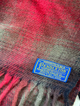 Load image into Gallery viewer, Vintage Pendleton throw