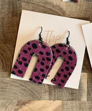 Load image into Gallery viewer, The Mary- Available in 5 prints