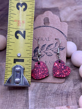 Load image into Gallery viewer, Sparkle heart earrings
