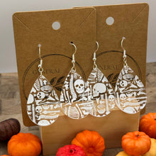 Load image into Gallery viewer, Spooky bones- earrings
